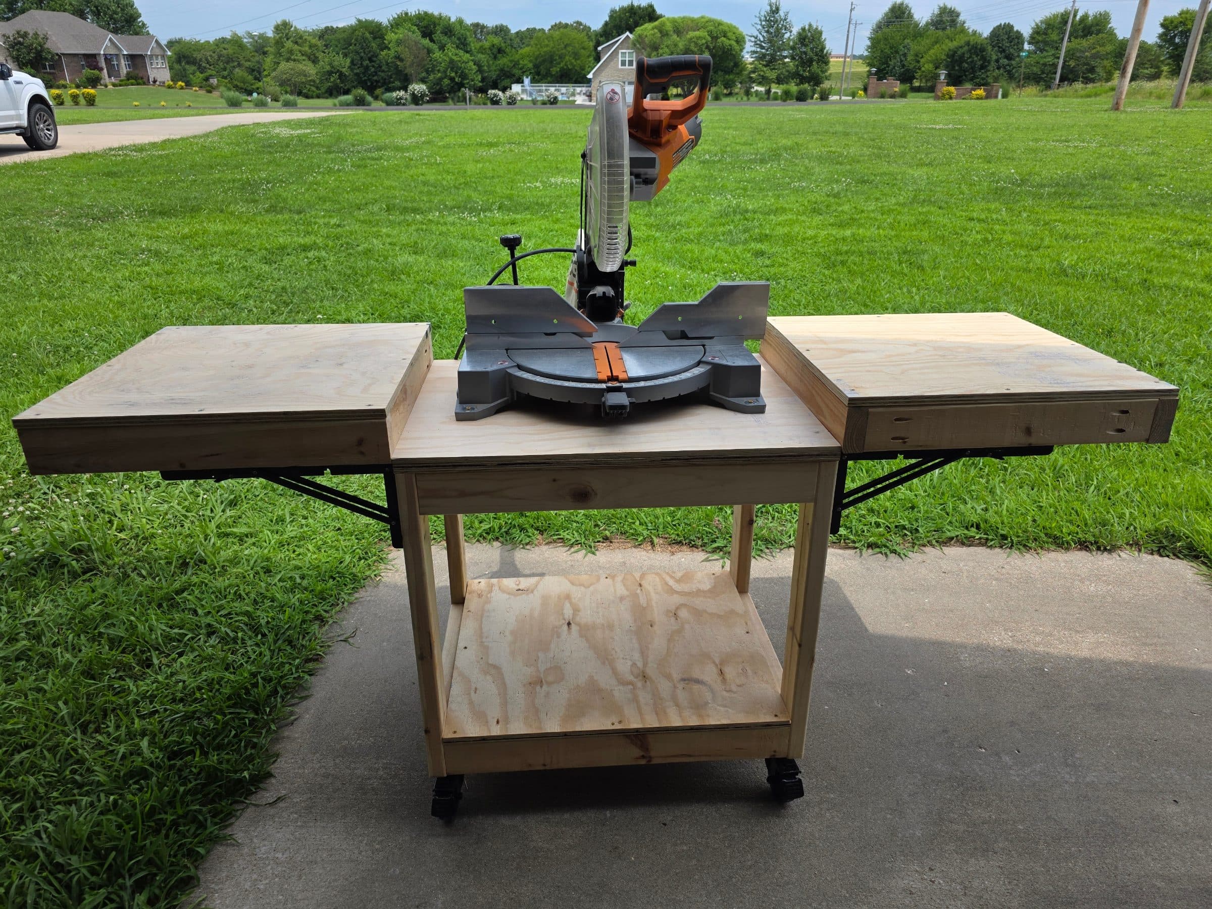 Mobile Miter Saw Station